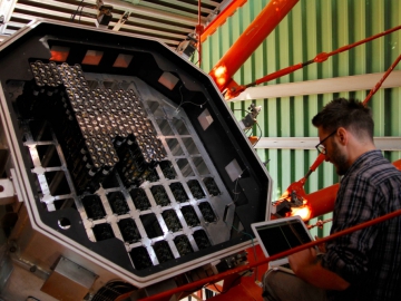 Installation of a new camera at the H.E.S.S. telescope in Namibia.